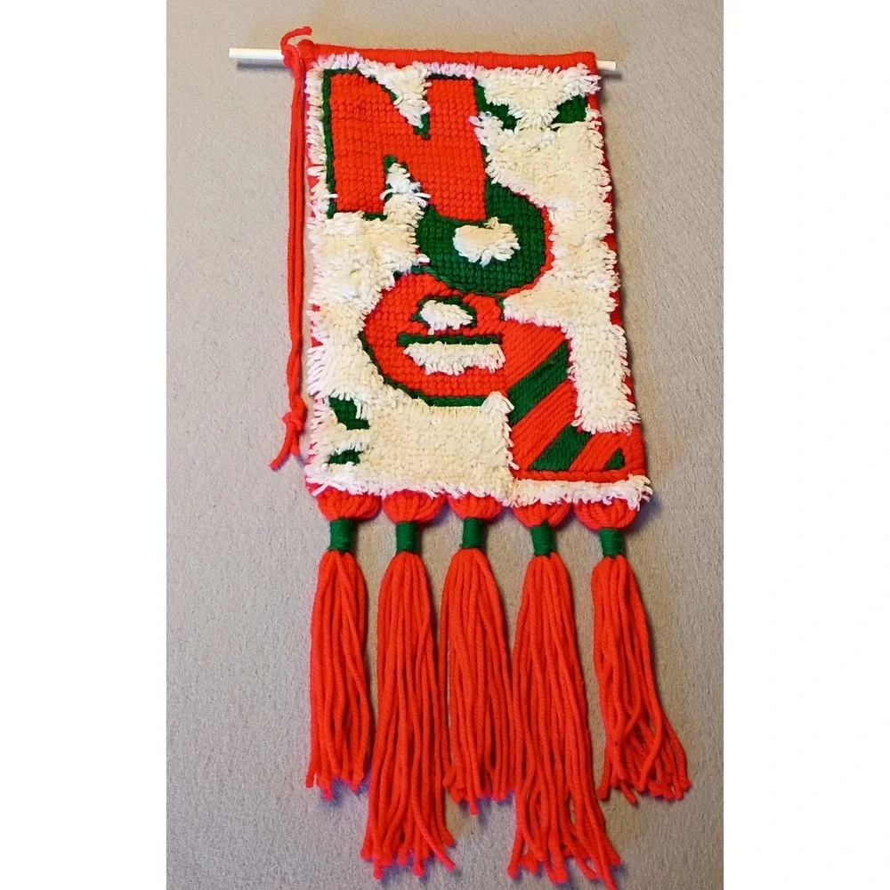 VTG‎ MCM Latch Hook Wall Hanging Art Tapestry Christmas Noel Rug 29x11 Grandma